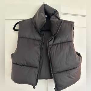 Black cropped puffer vest